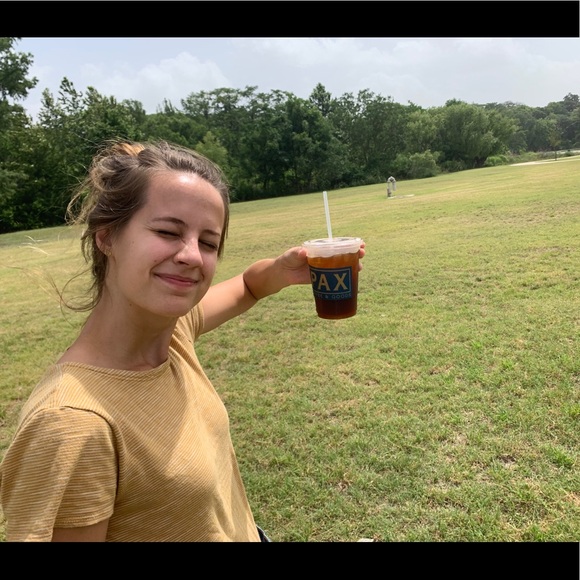 Meet your Posher, Katie - Picture 2 of 2